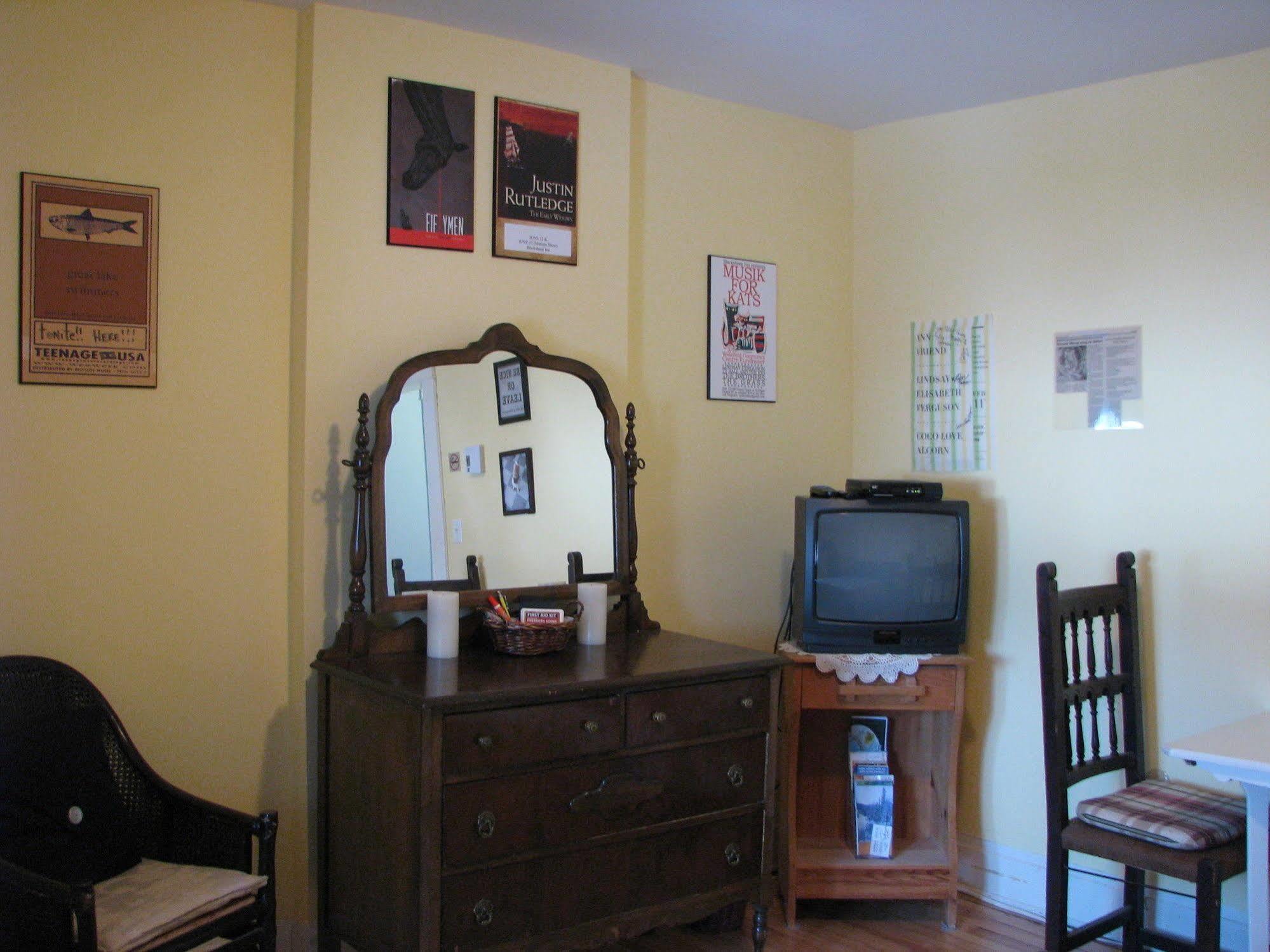 Auberge De Mon Petit Chum B&B Wakefield Eksteriør billede